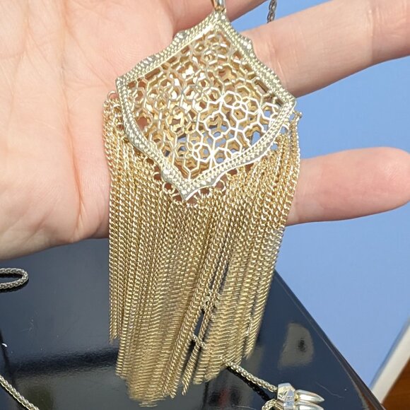 Kendra Scott Kingston Gold Long Pendant Necklace in Gold Filigree - Picture 4 of 4